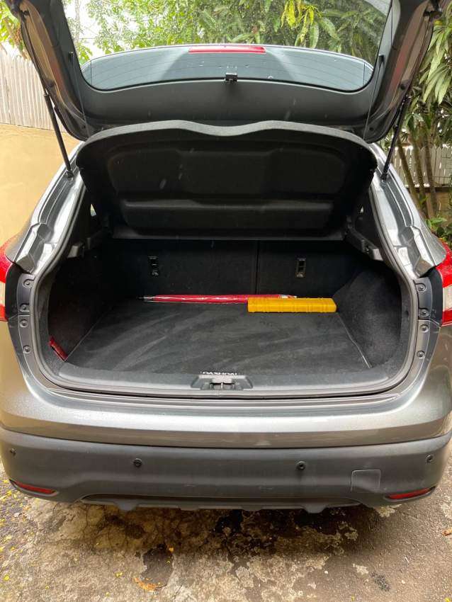 2015 Nissan Qashqai 1.5 dCi Acenta 5 doors - Dark Grey - 8 - SUV Cars  on Aster Vender