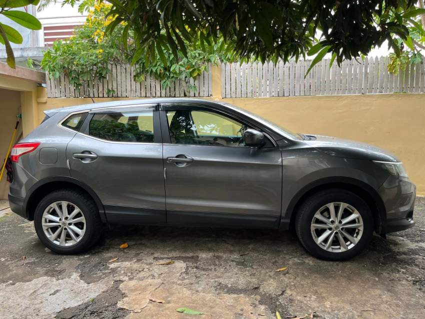 2015 Nissan Qashqai 1.5 dCi Acenta 5 doors - Dark Grey