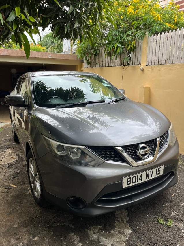 2015 Nissan Qashqai 1.5 dCi Acenta 5 doors - Dark Grey - 1 - SUV Cars  on Aster Vender