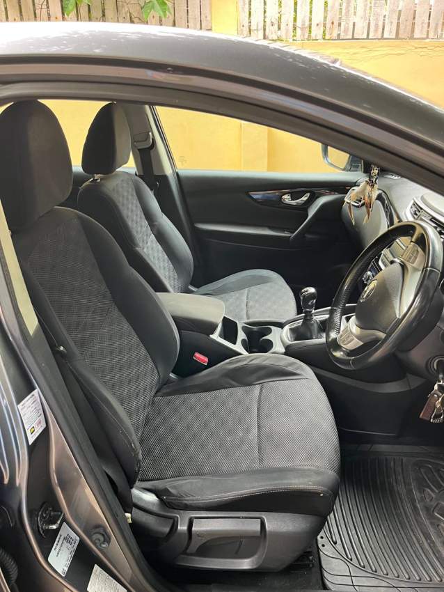 2015 Nissan Qashqai 1.5 dCi Acenta 5 doors - Dark Grey - 4 - SUV Cars  on Aster Vender