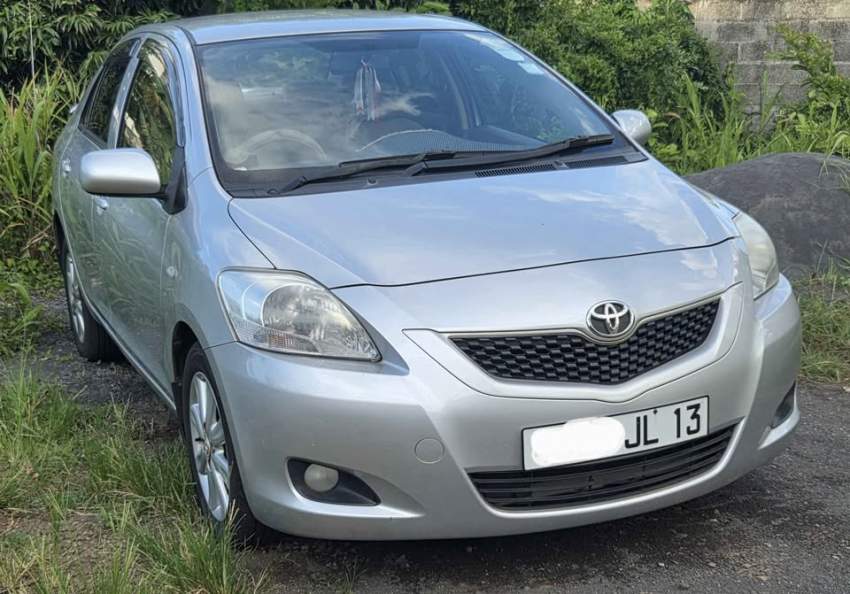 TOYOTA YARIS (JAPAN) - 4 - Family Cars  on Aster Vender