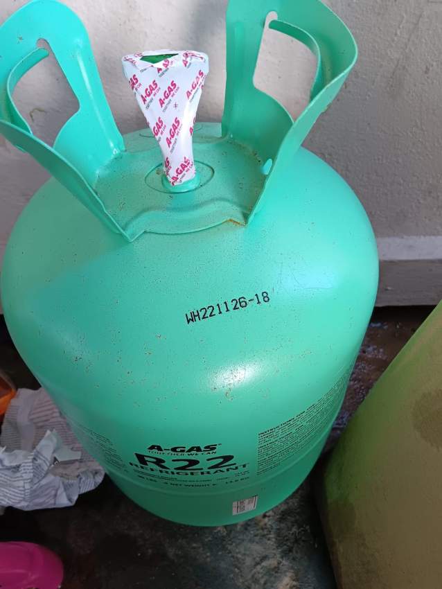 Refrigerant gas r 22 - 4  on Aster Vender