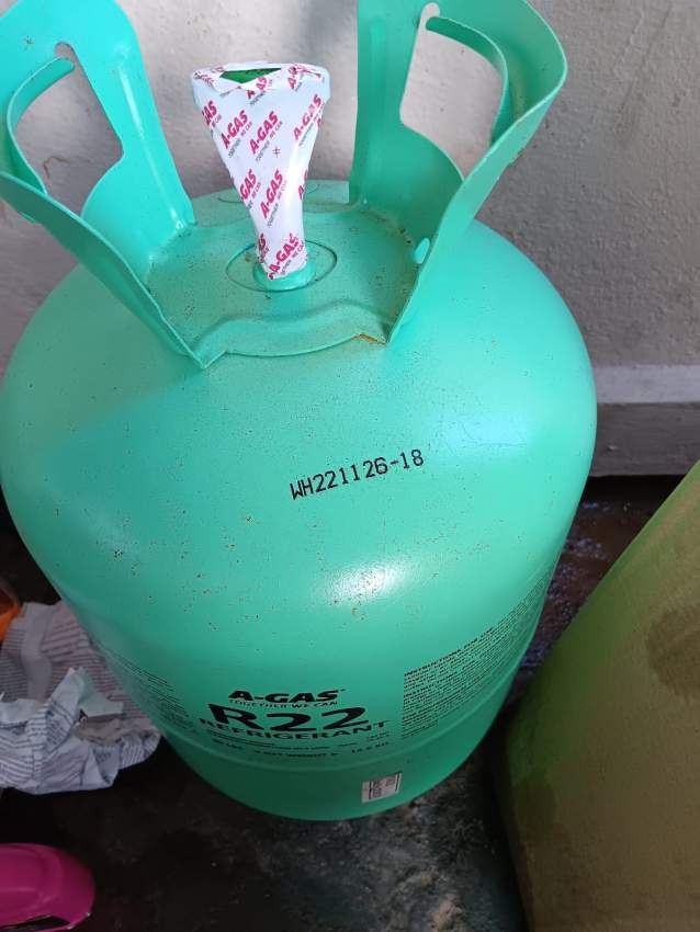 Refrigerant gas r 22 - 3  on Aster Vender