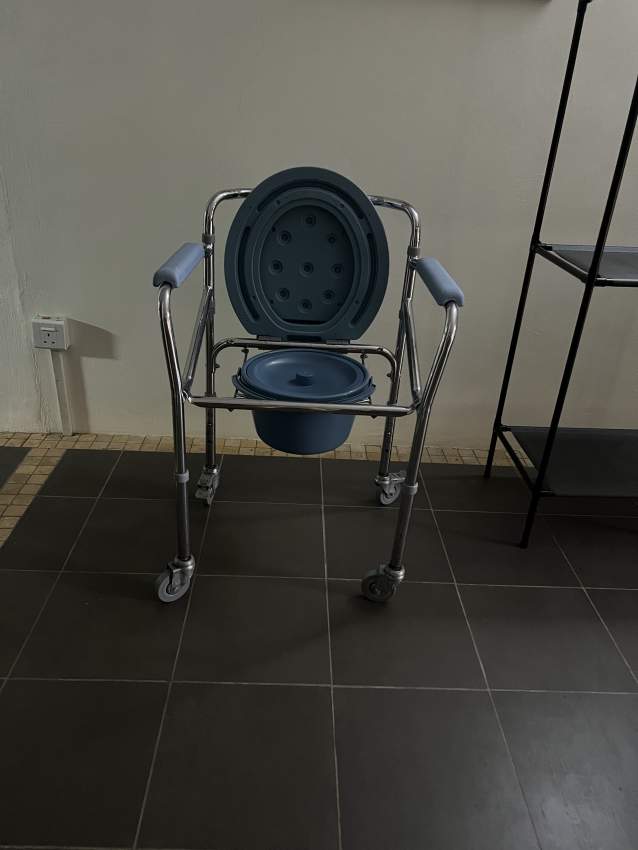 Mobile commode chair - 1 - Other Medical equipment  on Aster Vender