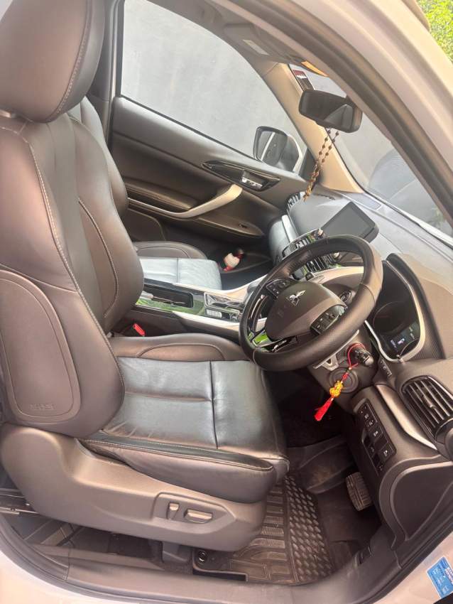 Mitsubishi Eclipse Cross 2024 - 2 - SUV Cars  on Aster Vender