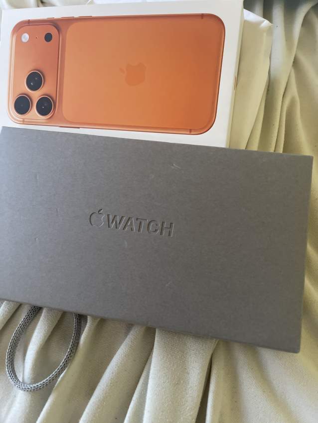 iPhone 17 pro max and Apple watch