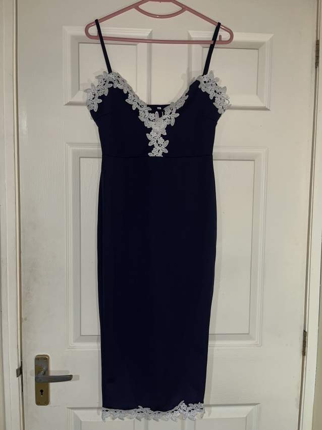 Élégance garantie - 2 - Dresses (Women)  on Aster Vender