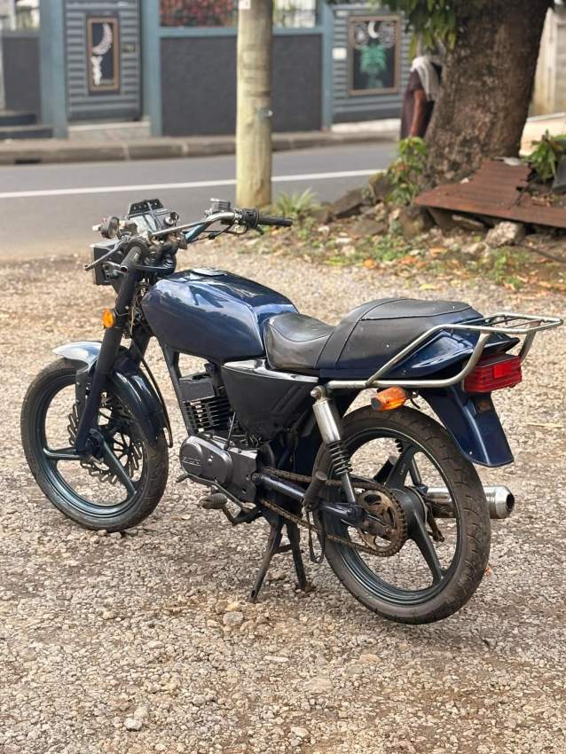 Ax100 - 1 - Roadsters  on Aster Vender