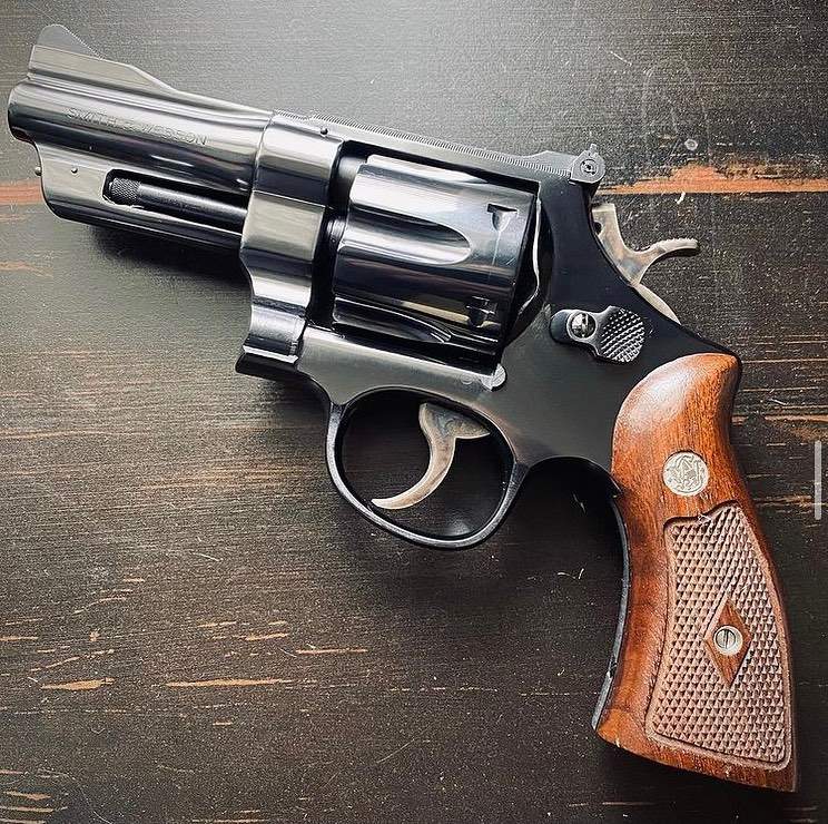 SW 357 MAGNUM on Aster Vender
