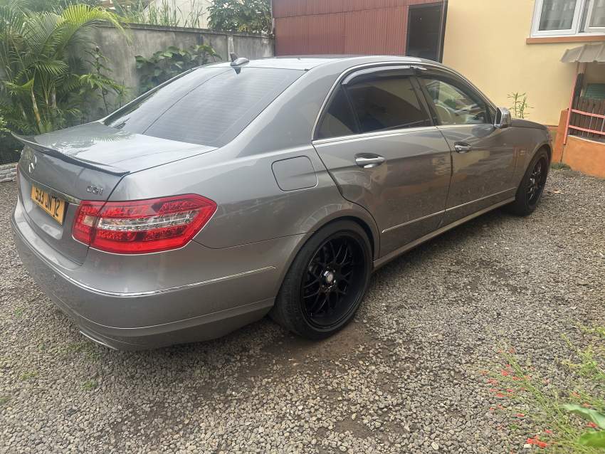 MERCEDES BENZ E250 - 5 - Luxury Cars  on Aster Vender