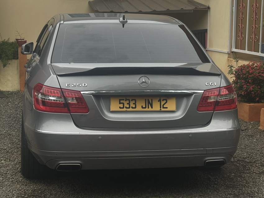 MERCEDES BENZ E250 - 2 - Luxury Cars  on Aster Vender