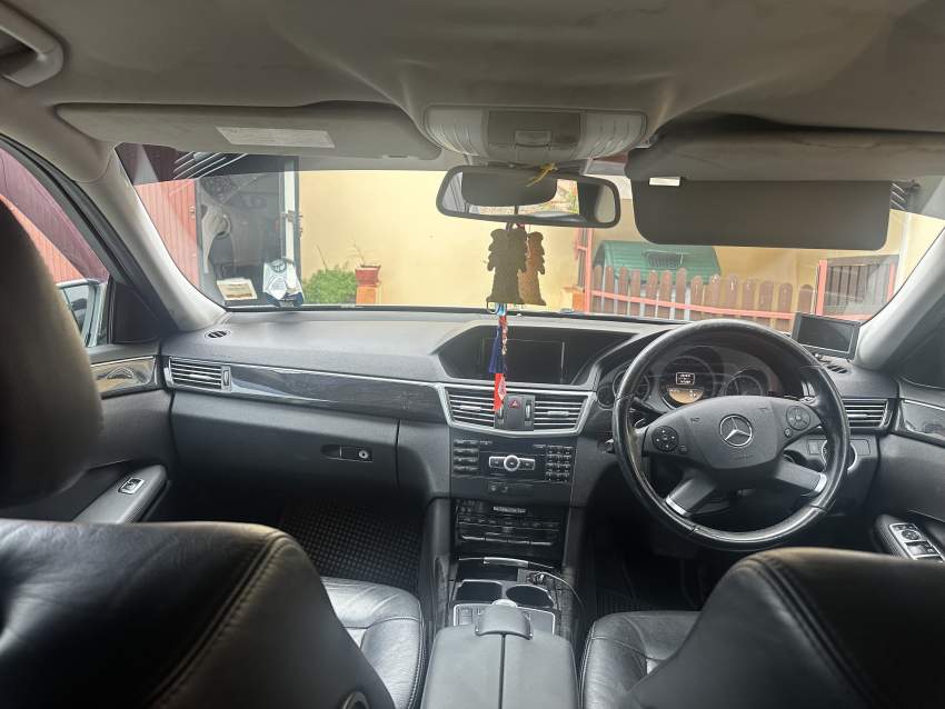 MERCEDES BENZ E250 - 6 - Luxury Cars  on Aster Vender
