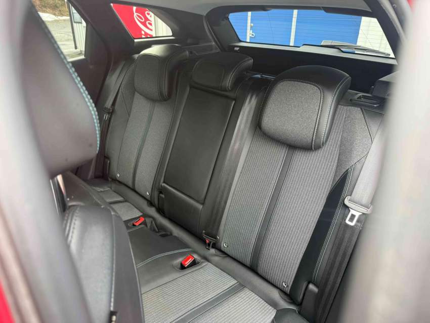 Peugeot 3008 GT Plug-in Hybrid 300 hp - 2 - SUV Cars  on Aster Vender