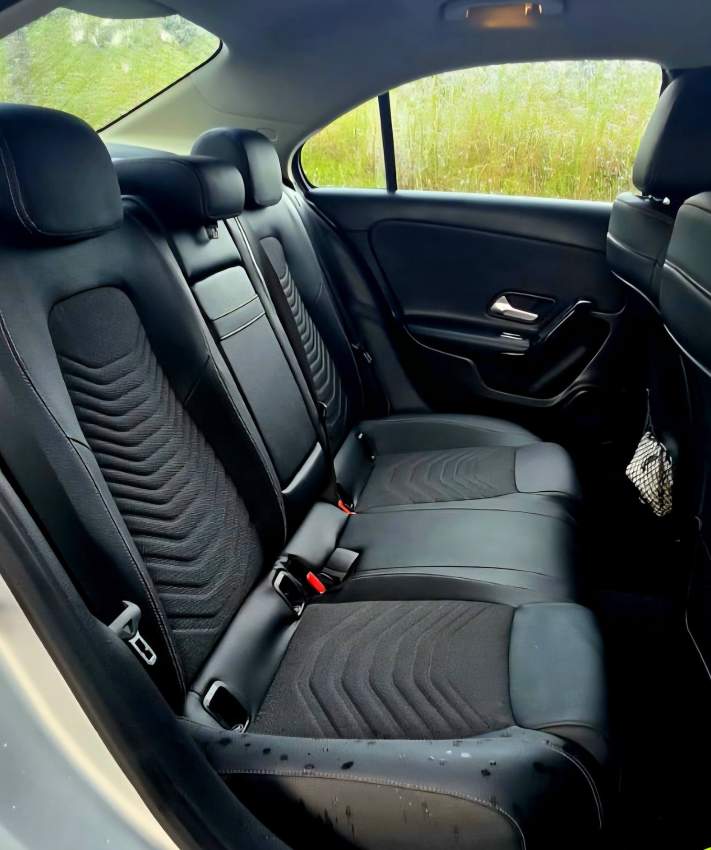 MERCEDES-BENZ A200 2020 - 6 - Luxury Cars  on Aster Vender