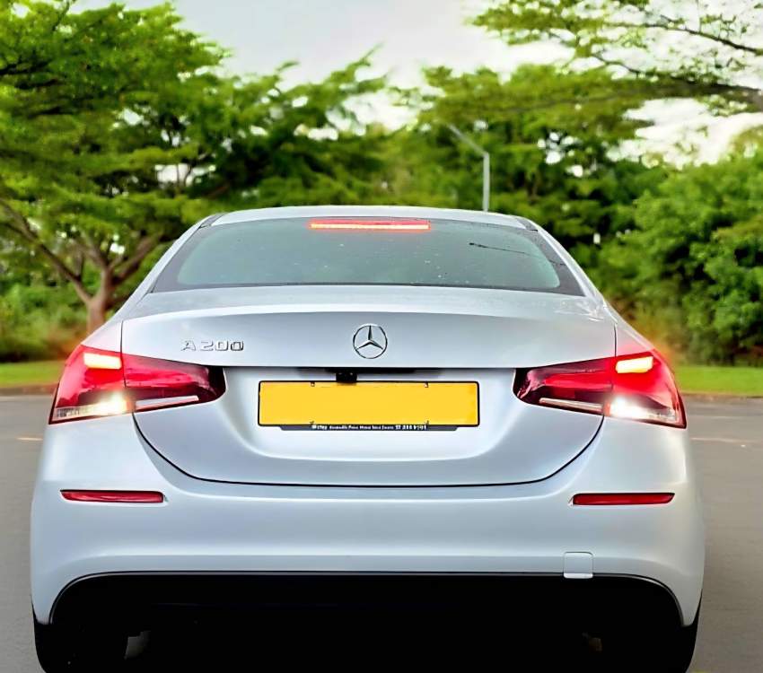 MERCEDES-BENZ A200 2020 - 4 - Luxury Cars  on Aster Vender