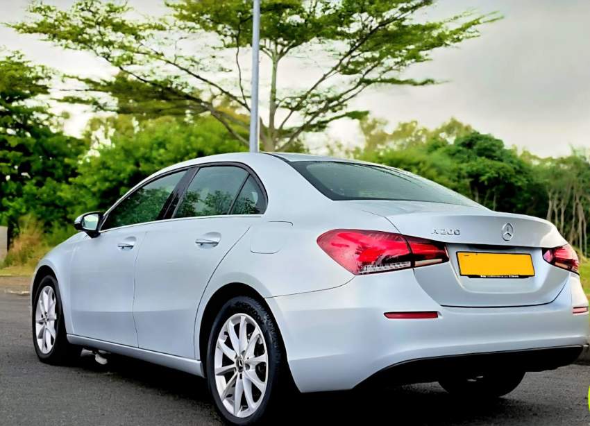 MERCEDES-BENZ A200 2020 - 5 - Luxury Cars  on Aster Vender