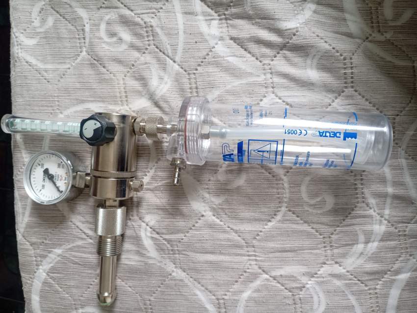 Oxygen pressure regulator MEDICAL