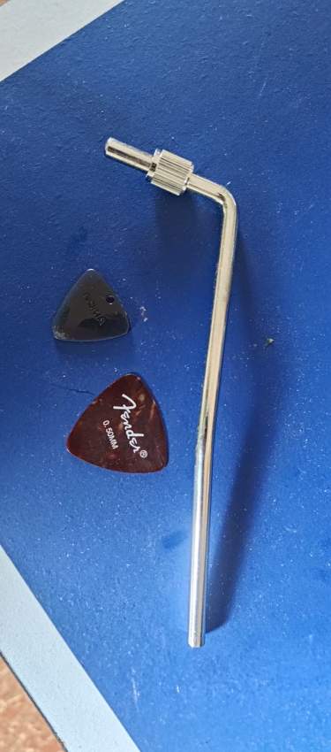 Electric Guitar and Ampli