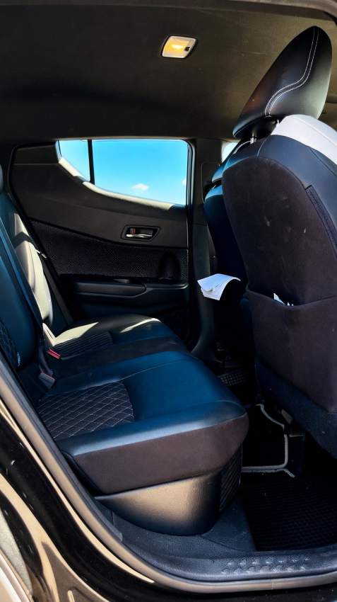 TOYOTA C-HR | FULL OPTIONS 2019 - 4 - SUV Cars  on Aster Vender