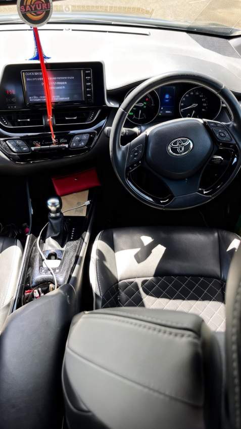 TOYOTA C-HR | FULL OPTIONS 2019 - 6 - SUV Cars  on Aster Vender