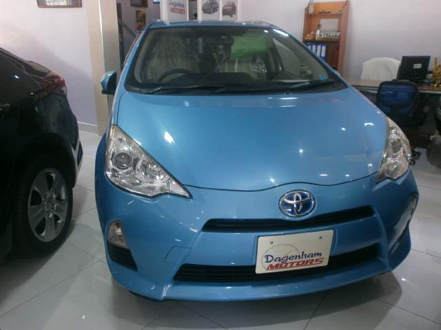 TOYOTA AQUA on Aster Vender