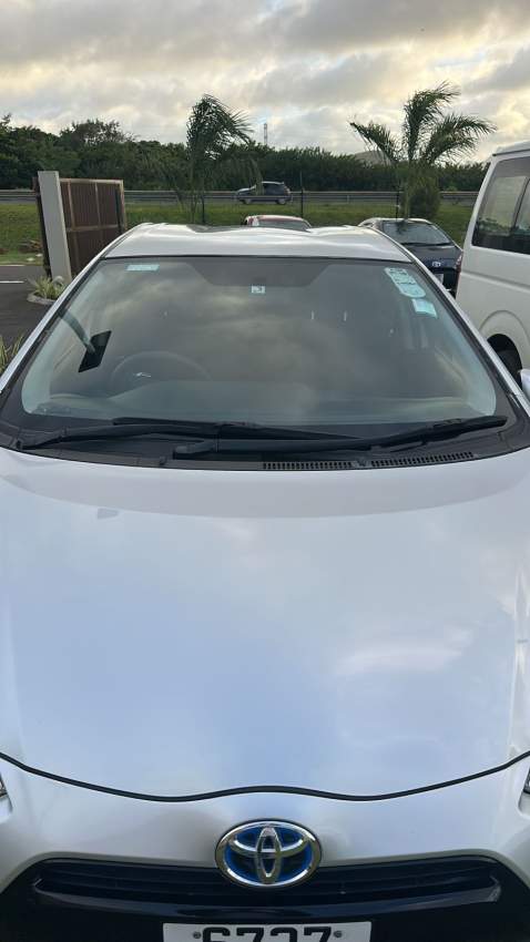 MOVE OUT SALE ! TOYOTA AQUA 2017 AUTOMATIC HYBRID