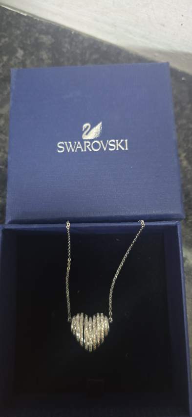 Swavroski necklace