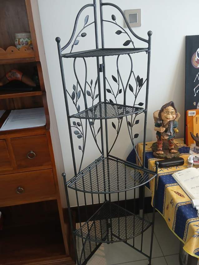 ETAGERE EN FER FORGE