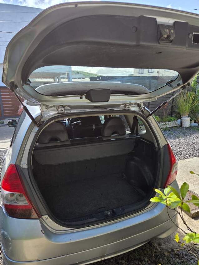 Honda fit 2004 - 1 - Compact cars  on Aster Vender