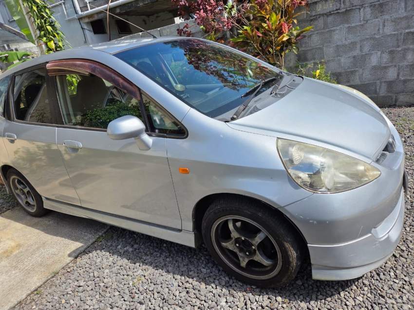Honda fit 2004 - 2 - Compact cars  on Aster Vender