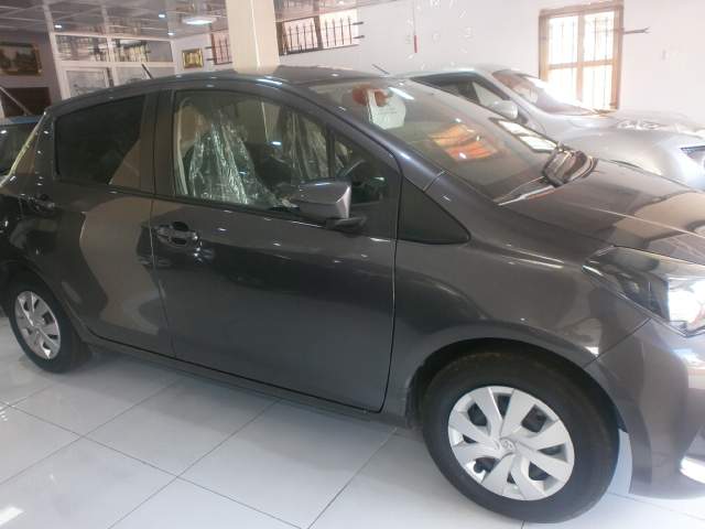 TOYOTA VITZ - 1 - Family Cars  on Aster Vender
