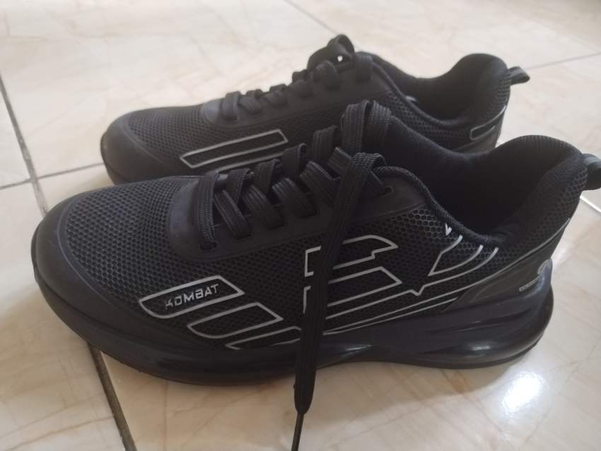 Sport shoes - 4 - Sports outfits  on Aster Vender