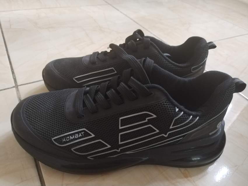 Sport shoes - 3 - Sports outfits  on Aster Vender