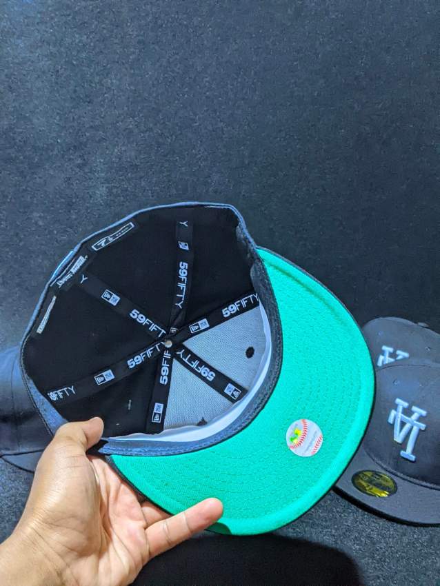 Hat New era Los Angeles upside down - 1 - Hats & Caps  on Aster Vender