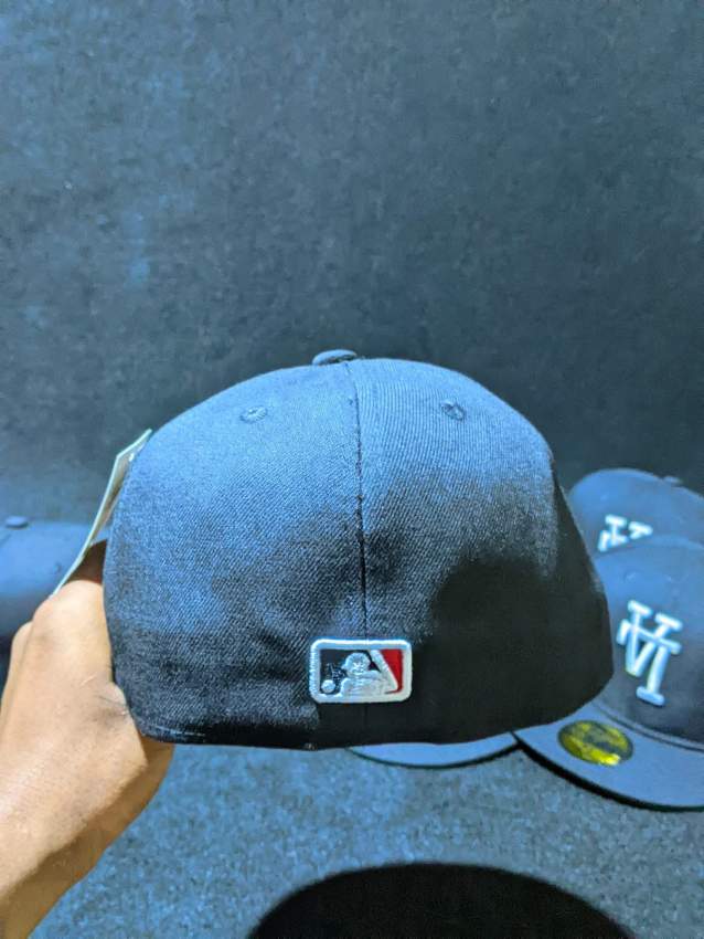 Hat New era Los Angeles upside down - 2 - Hats & Caps  on Aster Vender