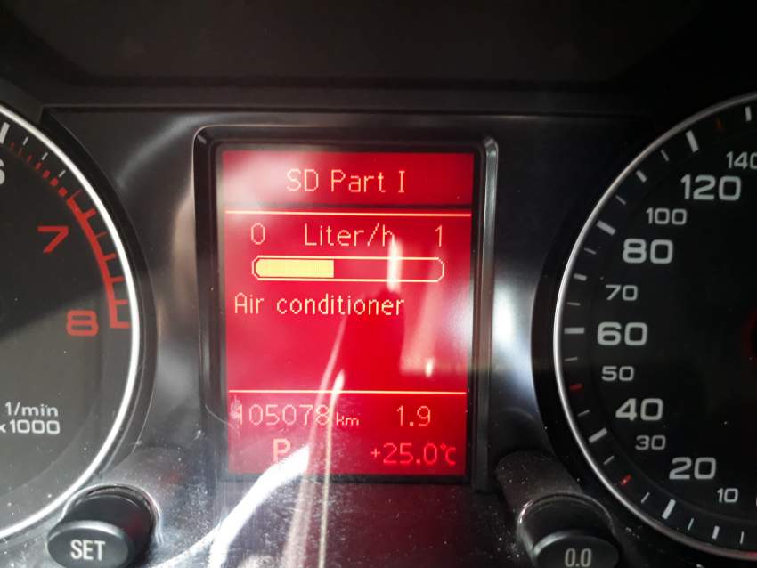 2012 Audi Q5 TFSI 2.0 Quattro - 9 - SUV Cars  on Aster Vender