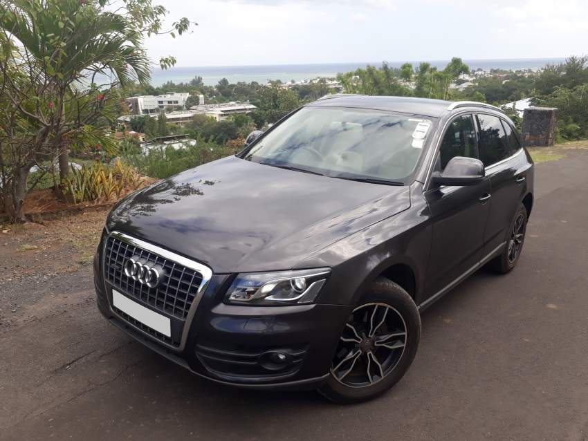 2012 Audi Q5 TFSI 2.0 Quattro - 2 - SUV Cars  on Aster Vender