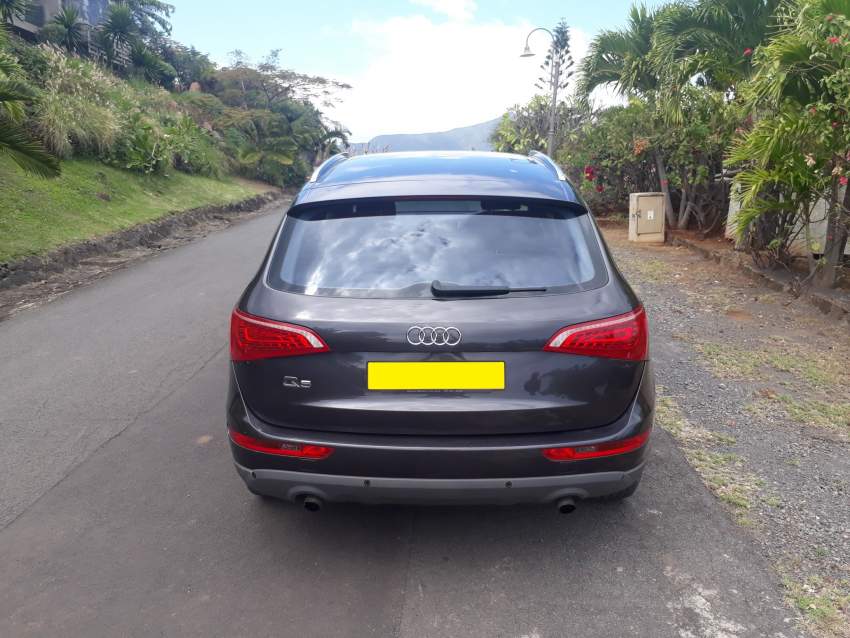 2012 Audi Q5 TFSI 2.0 Quattro - 4 - SUV Cars  on Aster Vender