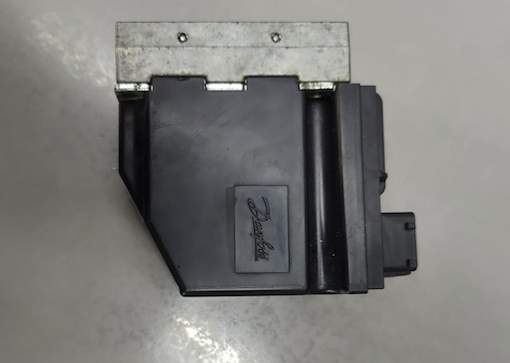 Danfoss 155L4022 Hydraulic Valve Controller / Actuator - 3 - Other Industrial Vehicles  on Aster Vender