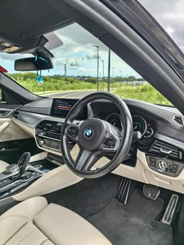 BMW 530e M Sport 2019 - 5 - Luxury Cars  on Aster Vender