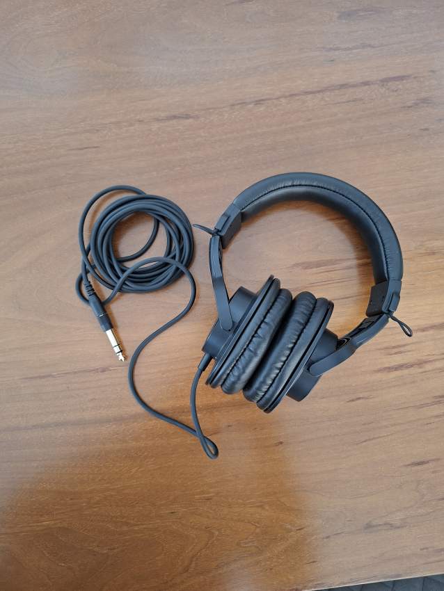 Audio-Technica Headphones ATH-M20X - 1 - Other Musical Equipment  on Aster Vender