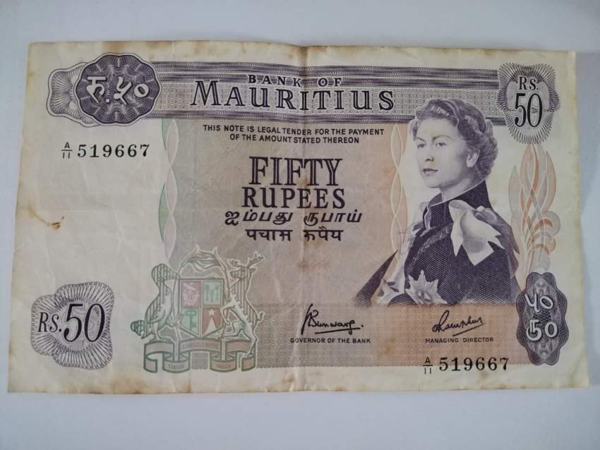 Queen Elizabeth II Mauritius Bank - 3 - Banknotes  on Aster Vender