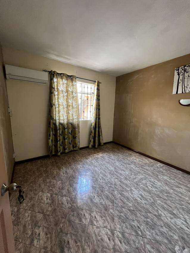 MAISON- 3 CHAMBRES - 2 - House  on Aster Vender