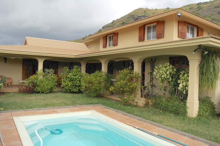 Tamarin for rent  family villa with pool and large garden  - 0 - House  on Aster Vender