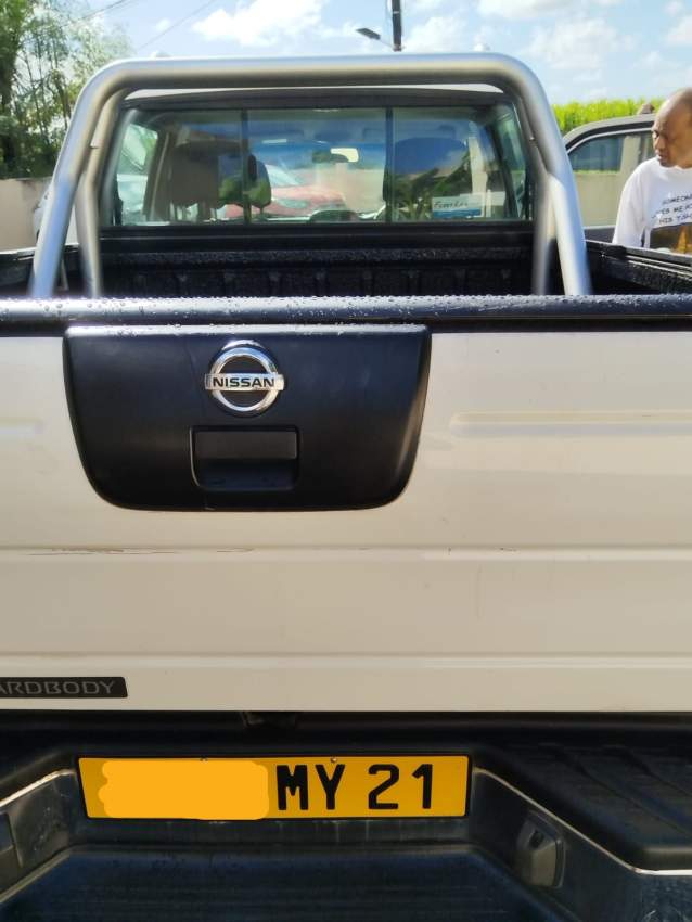 FOR SALE – Nissan NP300 2x4 AN21 - 1 - Pickup trucks (4x4 & 4x2)  on Aster Vender