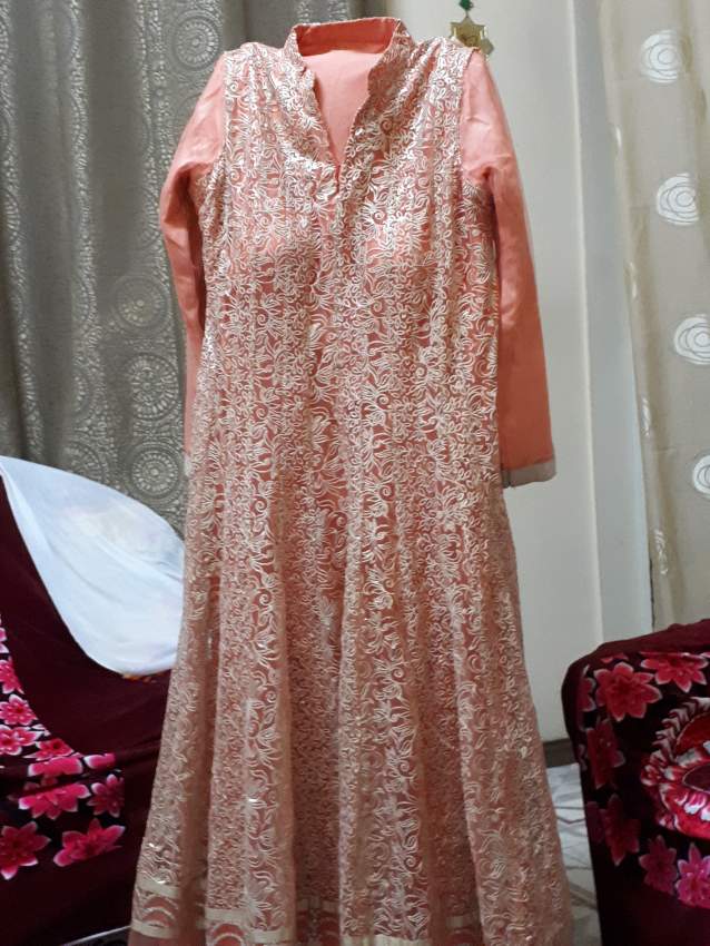 ROBE DE MARIÉE - TAILLE 42 - 1 - Dresses (Women)  on Aster Vender