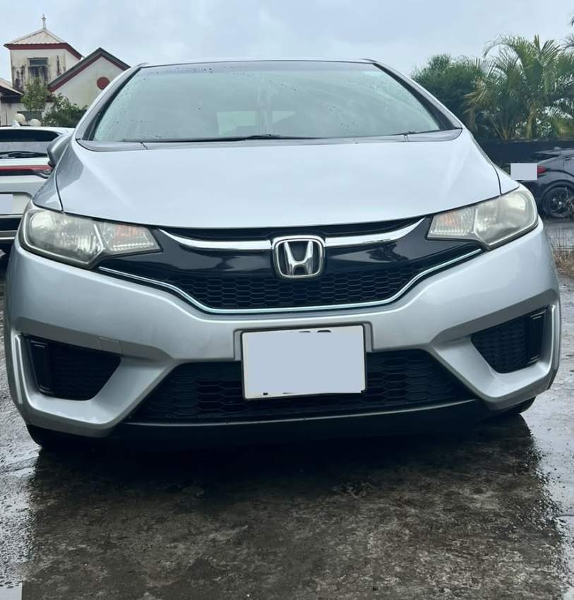 Honda Fit GP5 Hybrid 2016 - 5 - Family Cars  on Aster Vender