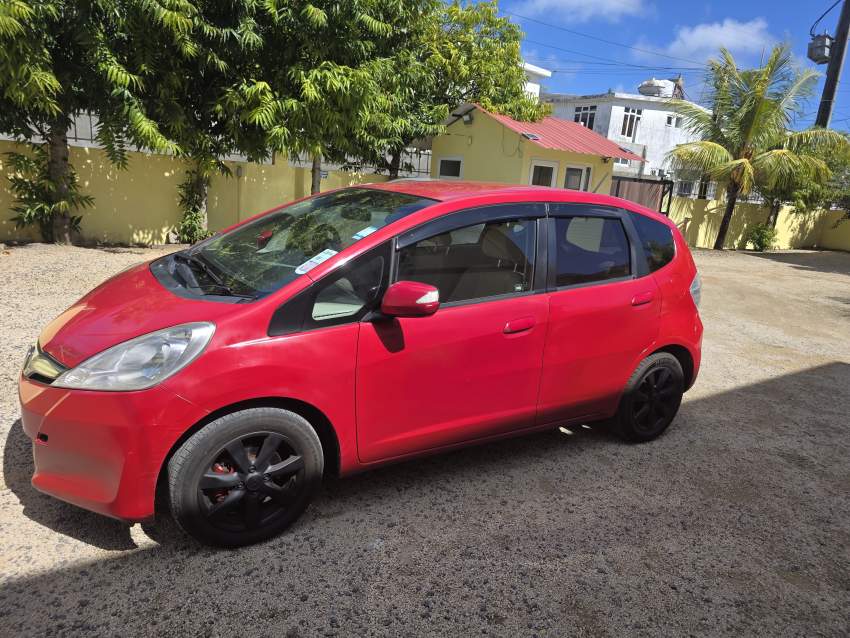 HONDA FIT HYBRID 2011