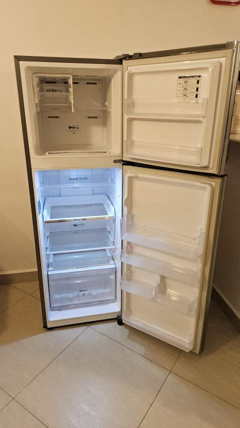 Refrigerator Samsung 255L (55cm x 164cm) - 2 - All household appliances  on Aster Vender