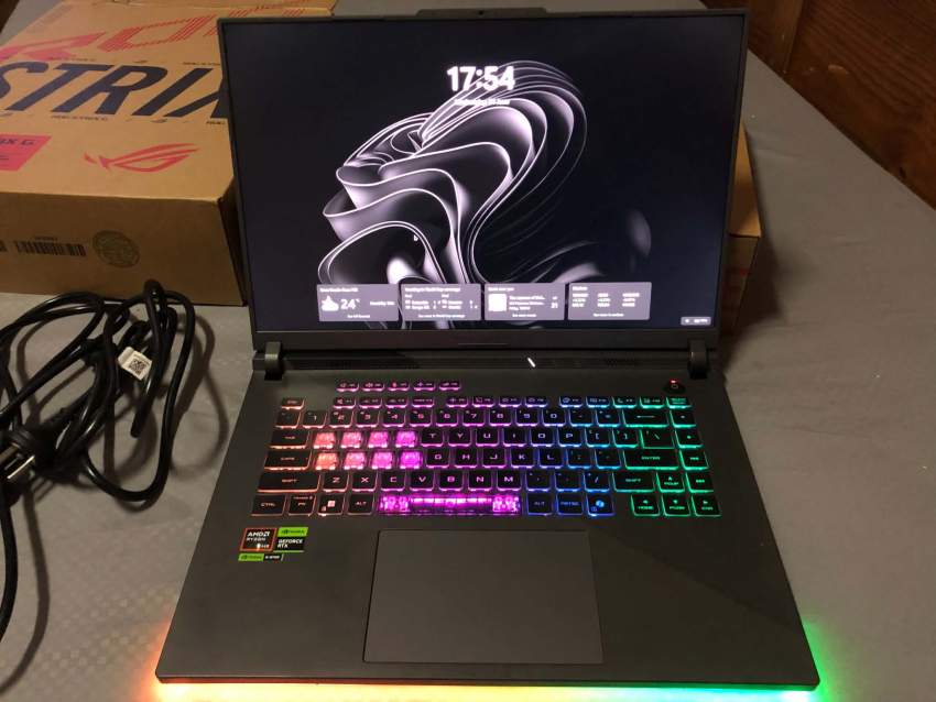Asus Rog Strix G16. RTX 5070Ti 12GB VRAM. 32Gb RAM. 2TB STG. 2.5k QHD+ - 3 - Laptop  on Aster Vender